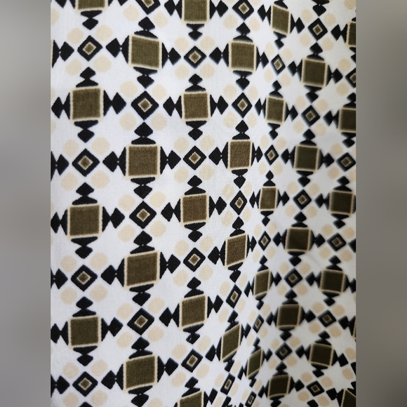 Liz Clairbone Blouse - Picture 3 of 9